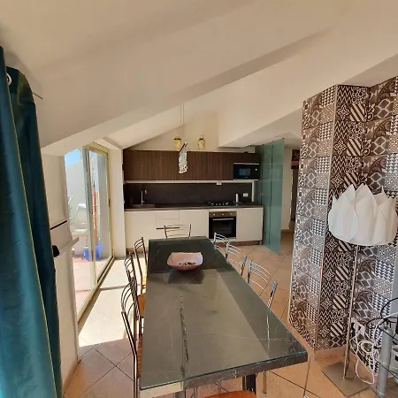 Apartment Center 4 Bedroom Penthouse, Terrace With Views *