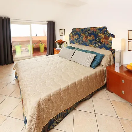 Center 4 Bedroom Penthouse, Terrace With Views Apartment