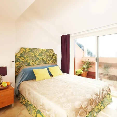 Center 4 Bedroom Penthouse, Terrace With Views Taormina