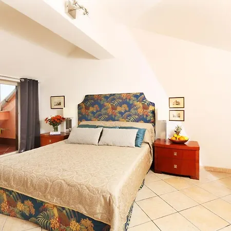 Apartment Center 4 Bedroom Penthouse, Terrace With Views *