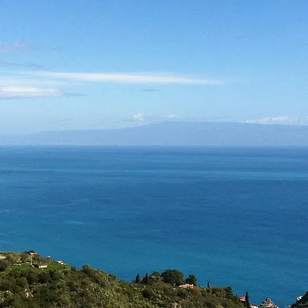 Center 4 Bedroom Penthouse, Terrace With Views *