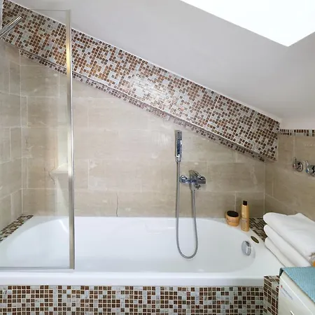 Apartment Center 4 Bedroom Penthouse, Terrace With Views