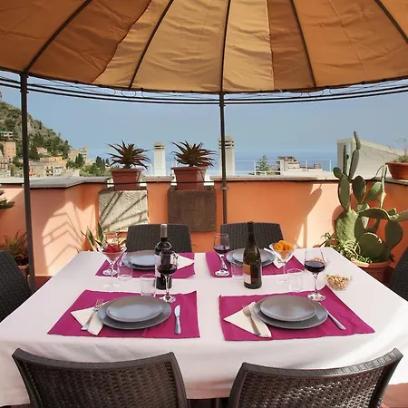 Apartment Center 4 Bedroom Penthouse, Terrace With Views *